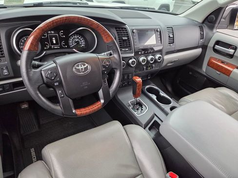 Used 2020 Toyota Sequoia Platinum image 9