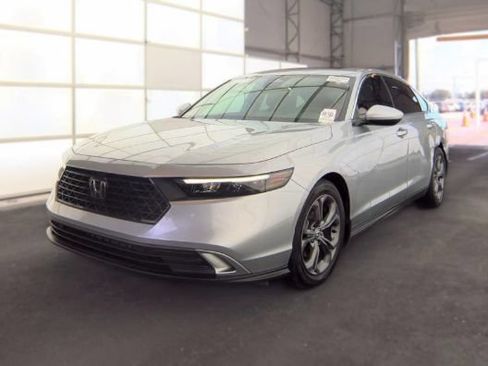 Used 2024 Honda Accord EX image 3