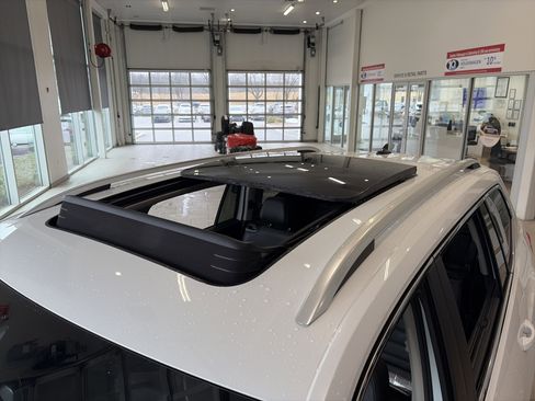 Used 2024 Volkswagen Atlas SEL image 13