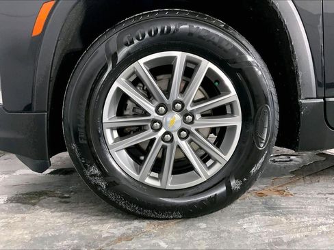 Used 2023 Chevrolet Traverse LT image 9