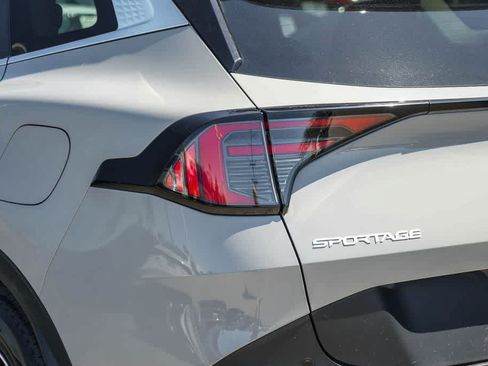 Certified 2026 Kia Sportage EX FWD image 7