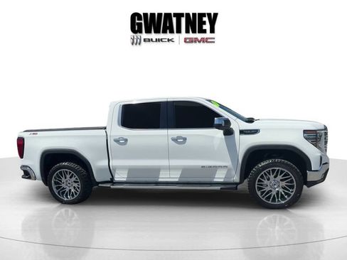 Used 2025 GMC Sierra 1500 SLT w/ SLT Premium Plus Package AWD/4WD image 4
