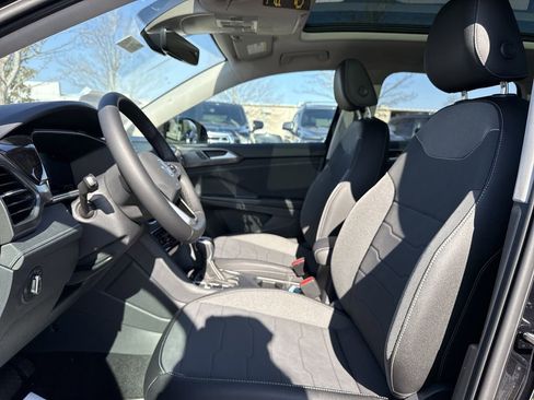 New 2026 Volkswagen Taos SE FWD image 11