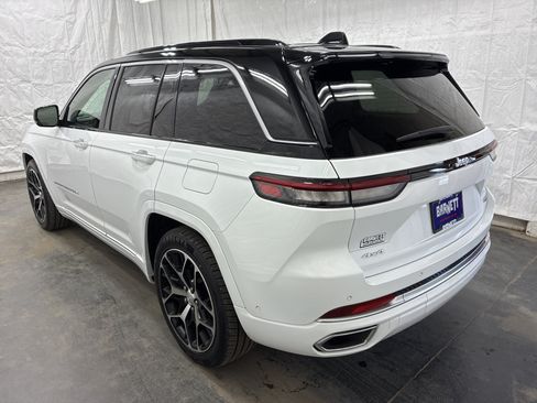 Certified 2024 Jeep Grand Cherokee Summit AWD/4WD image 6