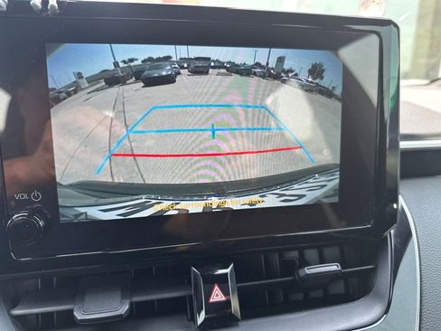 Used 2025 Toyota Corolla SE FWD image 6