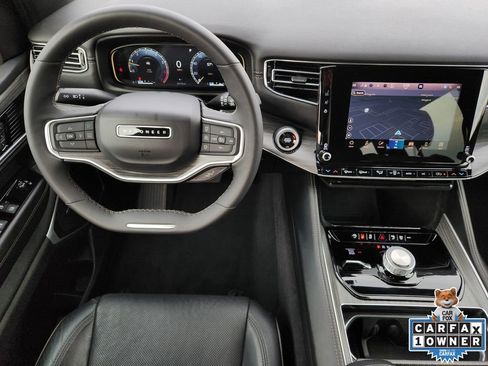 Used 2024 Jeep Wagoneer Series II image 31