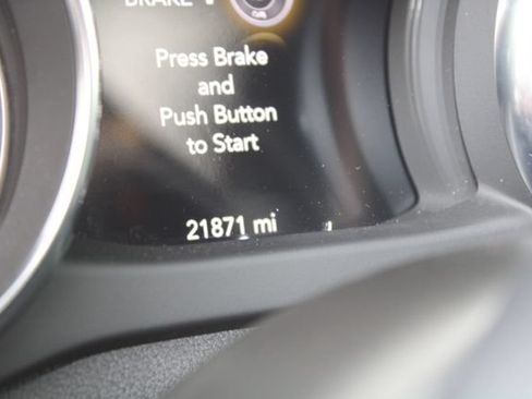 Used 2021 Jeep Gladiator Overland AWD/4WD image 9