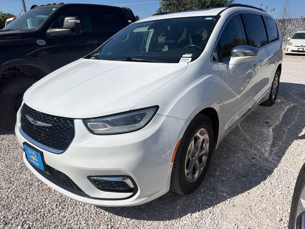 Used 2022 Chrysler Pacifica Limited FWD image 8