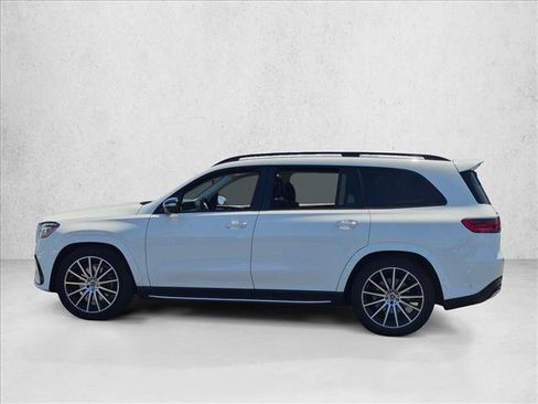 Used 2024 Mercedes-Benz GLS 580 4MATIC image 8