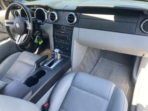 Used 2006 Ford Mustang Convertible RWD image 14