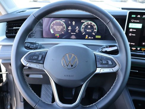 New 2026 Volkswagen Tiguan SE image 30