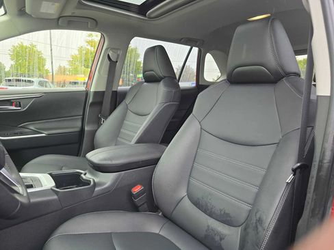 Used 2025 Toyota RAV4 XLE Premium w/ Weather Package AWD/4WD image 22