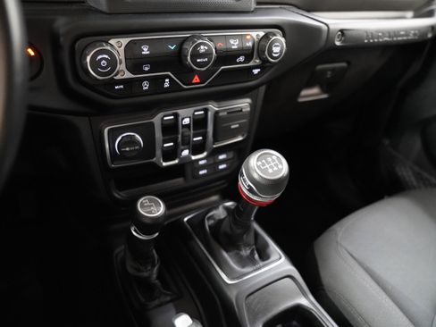 Used 2022 Jeep Wrangler Unlimited Sport AWD/4WD image 25