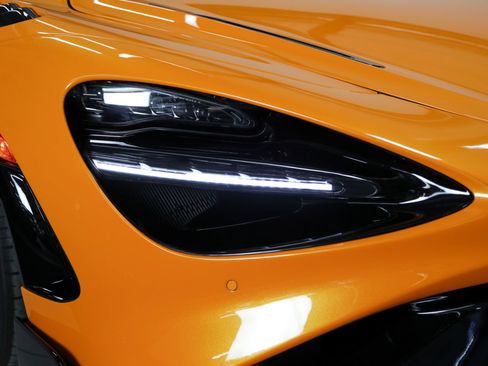 Used 2021 McLaren 765LT RWD image 12
