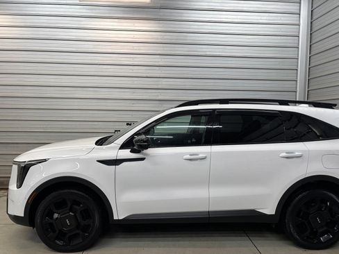 Used 2024 Kia Sorento SX AWD/4WD image 3