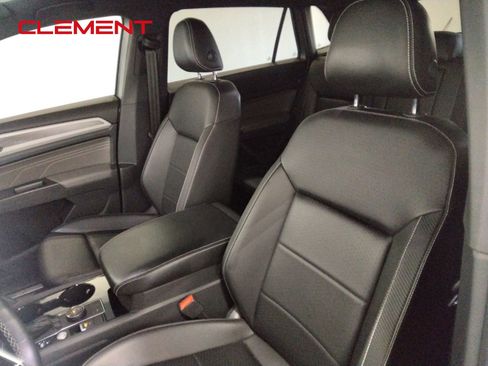 Used 2022 Volkswagen Atlas Cross Sport SE image 36