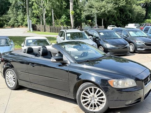 Used 2009 Volvo C70 T5 FWD image 2