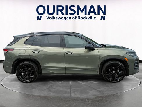 Used 2025 Volkswagen Tiguan SE R-Line FWD image 7