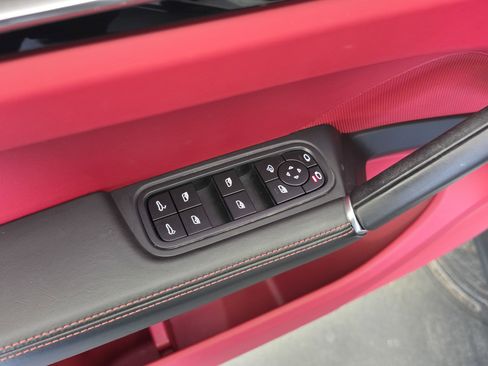 Used 2022 Porsche Cayenne Coupe AWD/4WD image 11