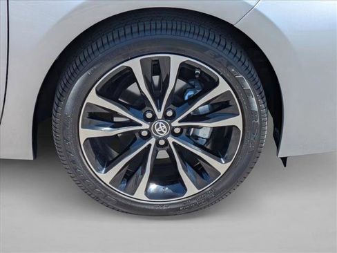 Used 2017 Toyota Corolla SE w/ SE Premium Package FWD image 23