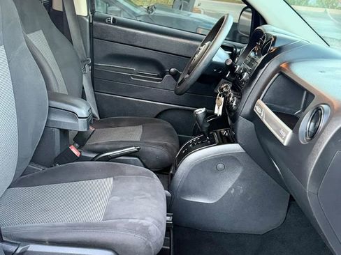 Used 2017 Jeep Compass Sport FWD image 15