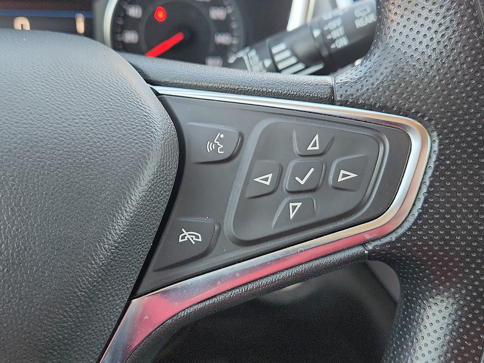 Used 2024 Chevrolet Equinox LS w/ LS Convenience Package FWD image 16