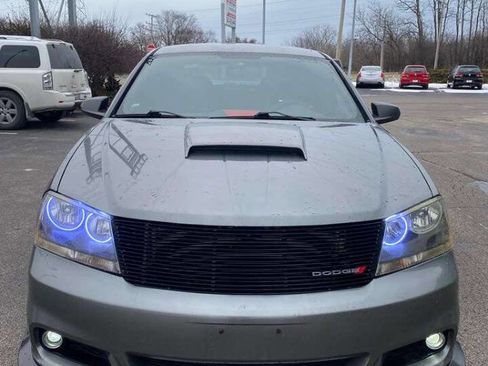 Used 2013 Dodge Avenger SE image 2