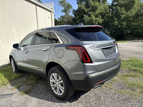 Used 2021 Cadillac XT5 Luxury FWD image 2