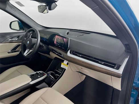 Used 2025 BMW X1 xDrive28i w/ Convenience Package image 25