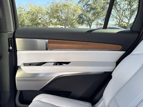 New 2026 Cadillac Vistiq Luxury image 15