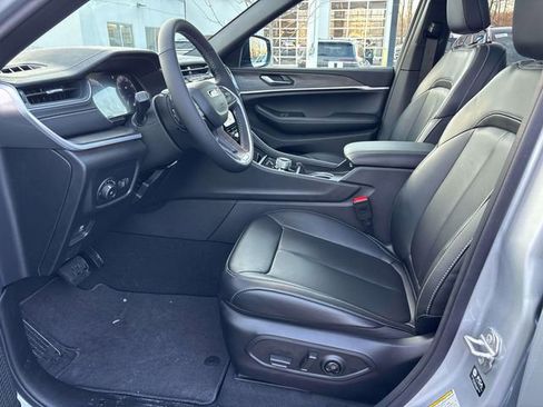 New 2025 Jeep Grand Cherokee Limited AWD/4WD image 9