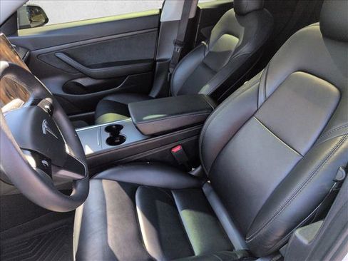 Used 2021 Tesla Model 3 Standard Range Plus image 11