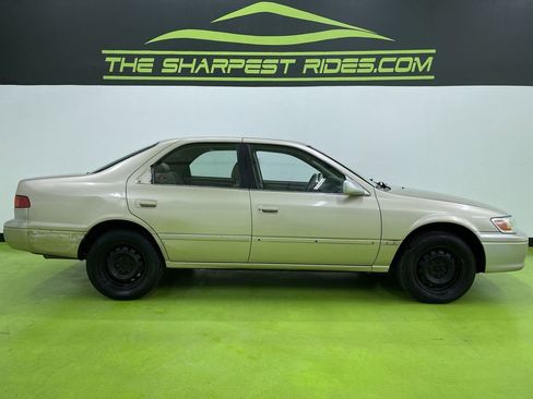 Used 2000 Toyota Camry CE image 11
