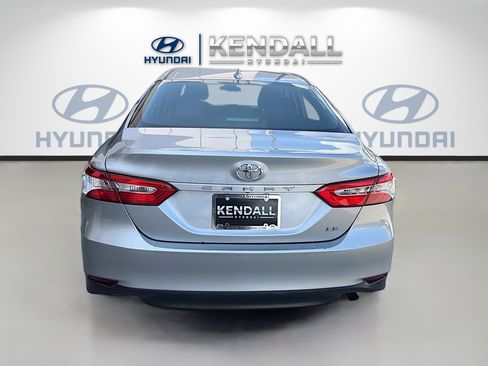 Used 2020 Toyota Camry LE FWD image 5
