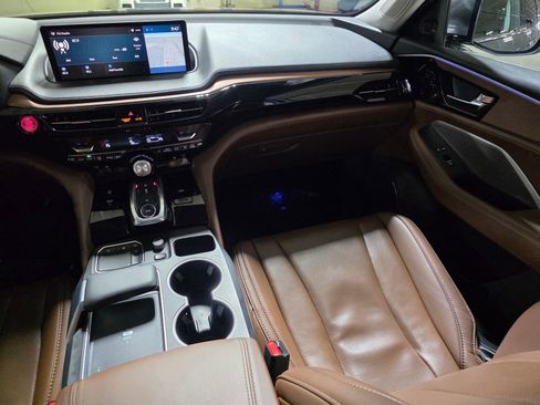 Used 2023 Acura MDX SH-AWD w/ Technology Package image 18
