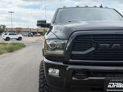 Used 2018 RAM 2500 Laramie w/ Sport Appearance Group AWD/4WD image 6
