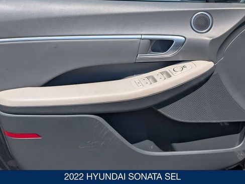 Certified 2022 Hyundai Sonata SEL w/ Preferred Accessory Package FWD image 11