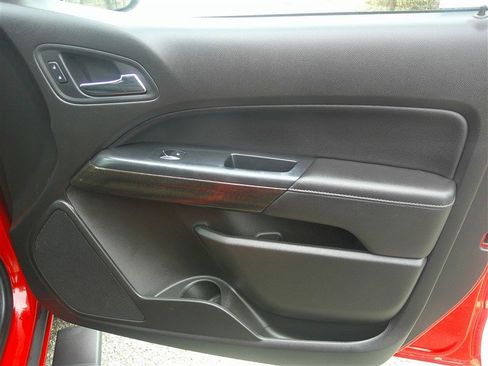 Used 2016 GMC Canyon SLE image 19