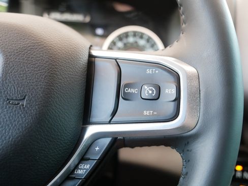 Used 2023 RAM 1500 Laramie AWD/4WD image 29