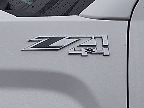 Used 2018 GMC Sierra 1500 SLT w/ SLT Premium Package image 16