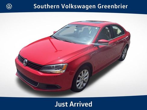 Used 2013 Volkswagen Jetta SE FWD image 1