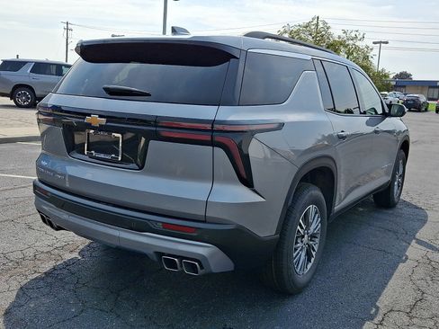 Used 2025 Chevrolet Traverse LT AWD/4WD image 6