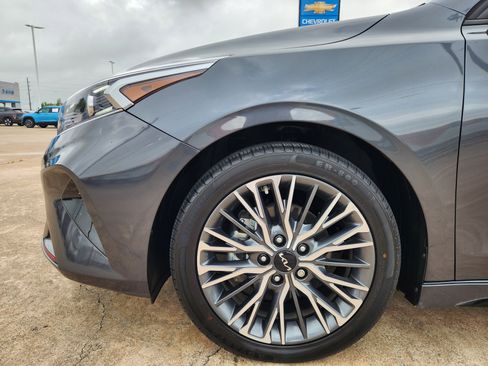 Used 2024 Kia Forte GT-Line w/ GT-Line Premium Package FWD image 9