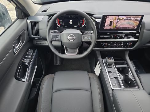 New 2026 Nissan Pathfinder SL FWD image 18