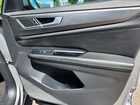 Used 2024 Volkswagen Atlas Cross Sport SE image 15