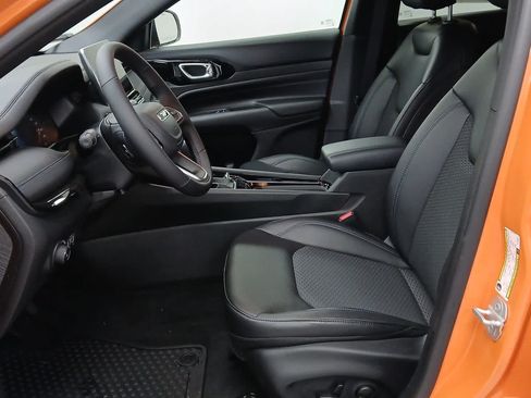 New 2026 Jeep Compass Latitude AWD/4WD image 8