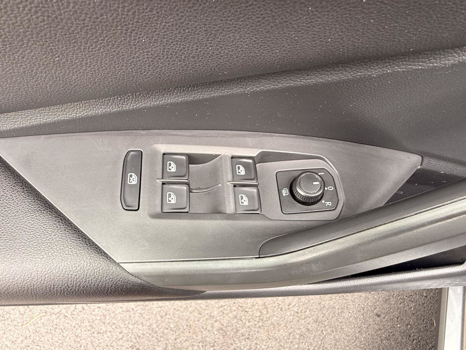 Used 2019 Volkswagen Jetta SEL Premium FWD image 14