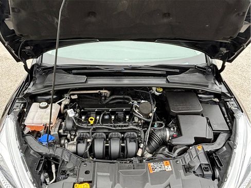 Used 2016 Ford Focus SE w/ SE Power Seat Package image 34