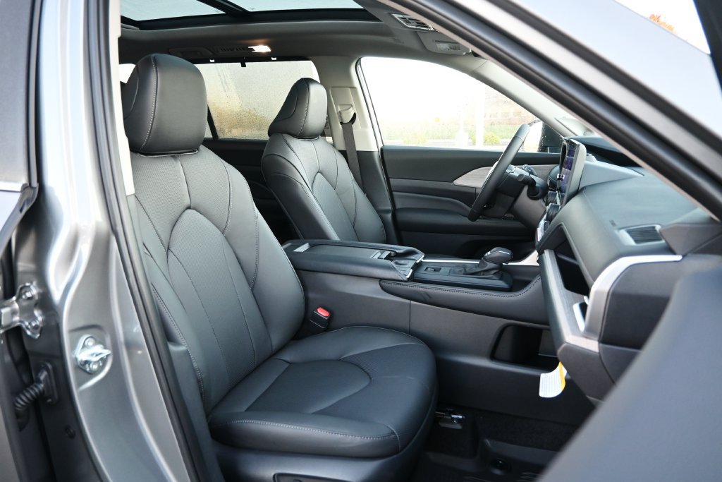New 2026 Toyota Grand Highlander AWD image 15