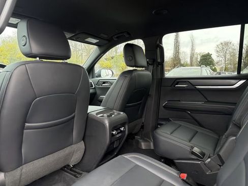 Used 2024 GMC Acadia Elevation image 13